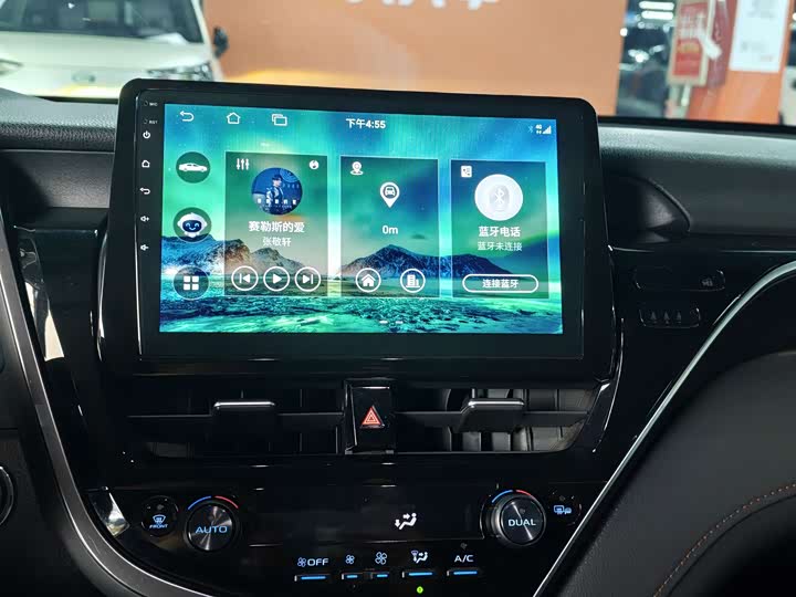 Фото 9 - Toyota Camry