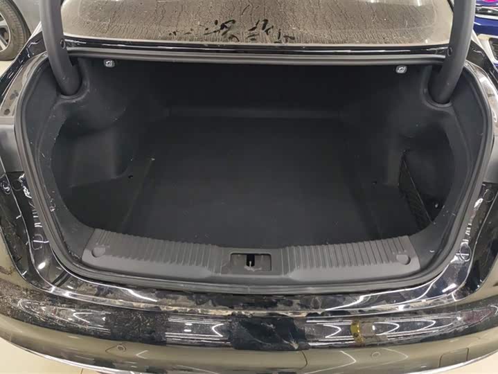 Фото 4 - Hongqi H5