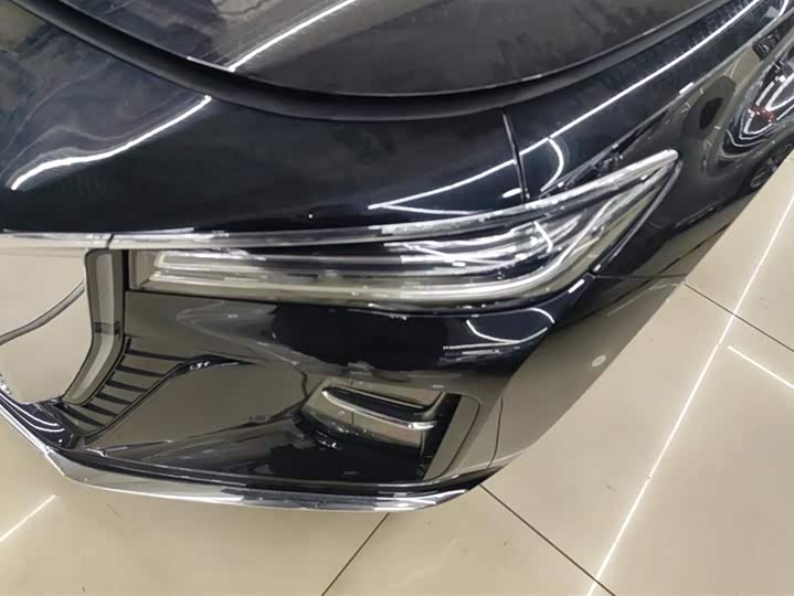 Фото 5 - Hongqi H5