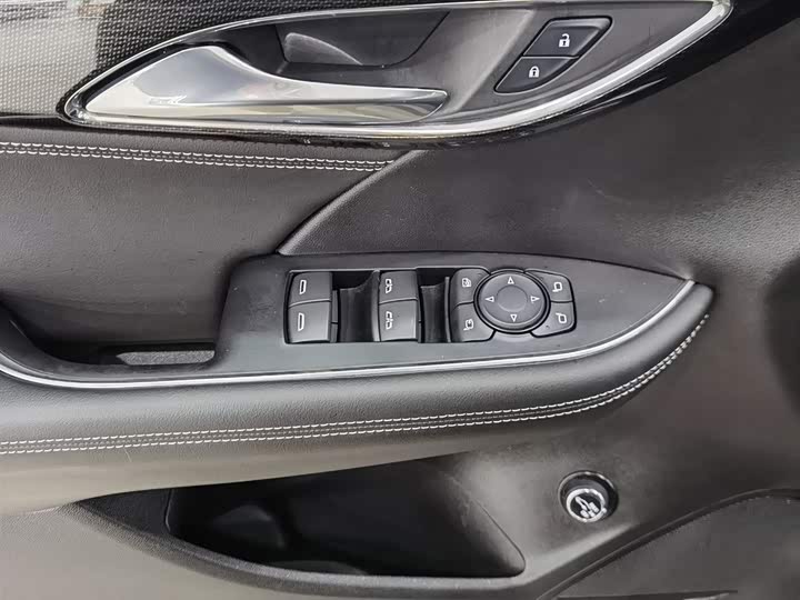 Фото 9 - Buick Envision Plus