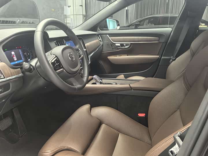 Фото 4 - Volvo S90