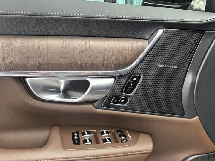 Фото 7 - Volvo S90