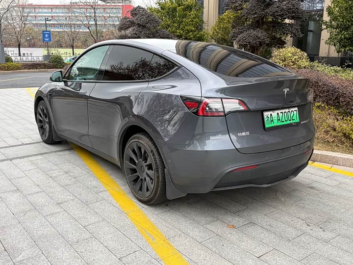 Фото 8 - Tesla Model Y