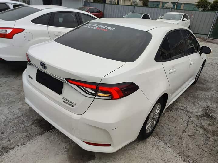 Фото 7 - Toyota Corolla