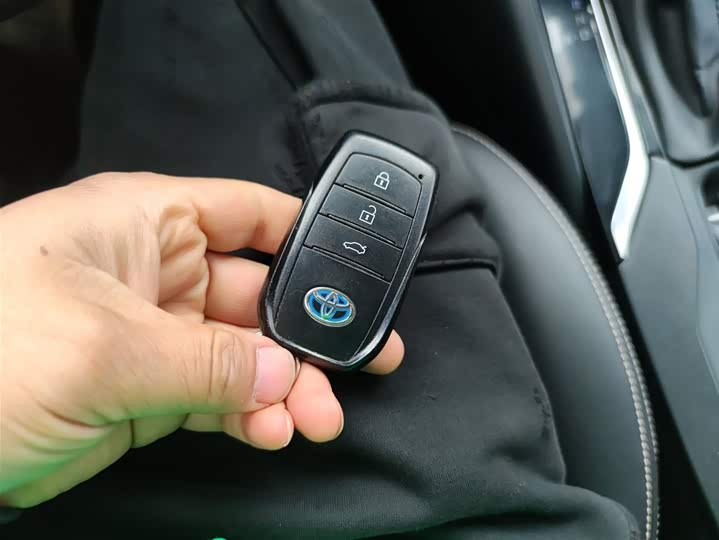 Фото 9 - Toyota Corolla