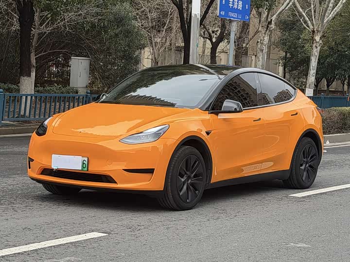 Фото 1 - Tesla Model Y