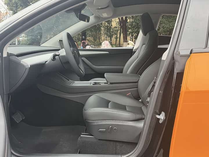 Фото 8 - Tesla Model Y