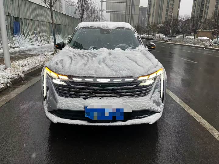 Фото 2 - Geely Atlas L