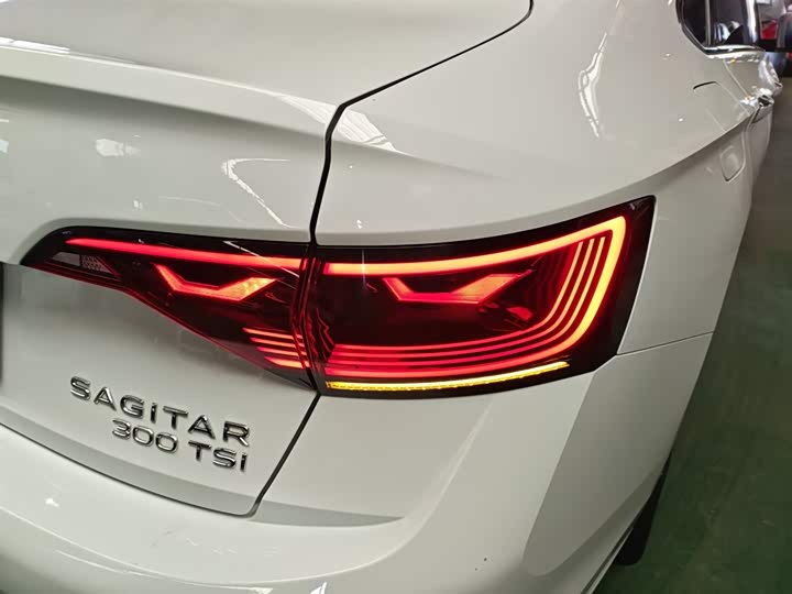 Фото 8 - Volkswagen Sagitar L