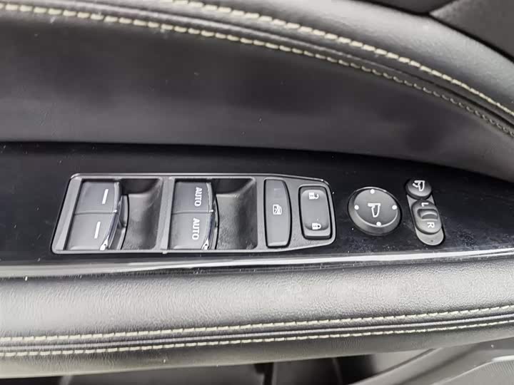 Фото 9 - Honda UR-V