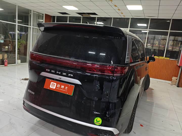 Фото 7 - Denza D9