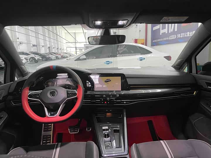 Фото 7 - Volkswagen Golf