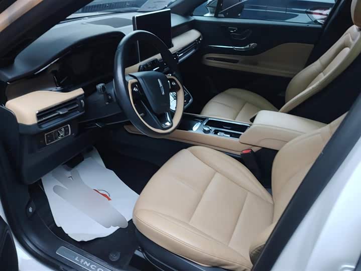 Фото 9 - Lincoln Corsair