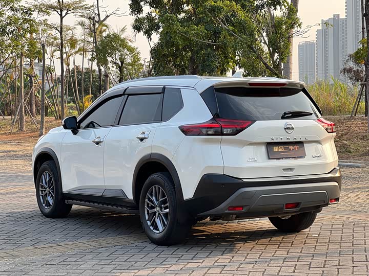 Фото 9 - Nissan X-Trail