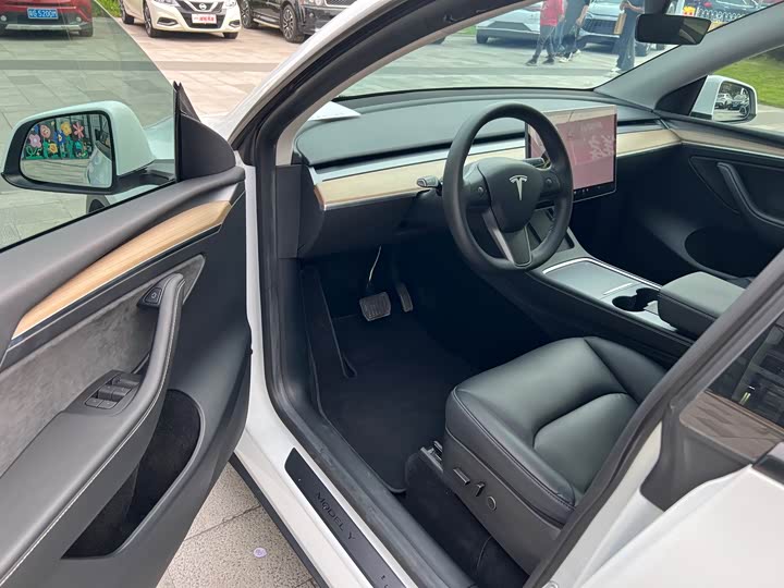 Фото 9 - Tesla Model Y