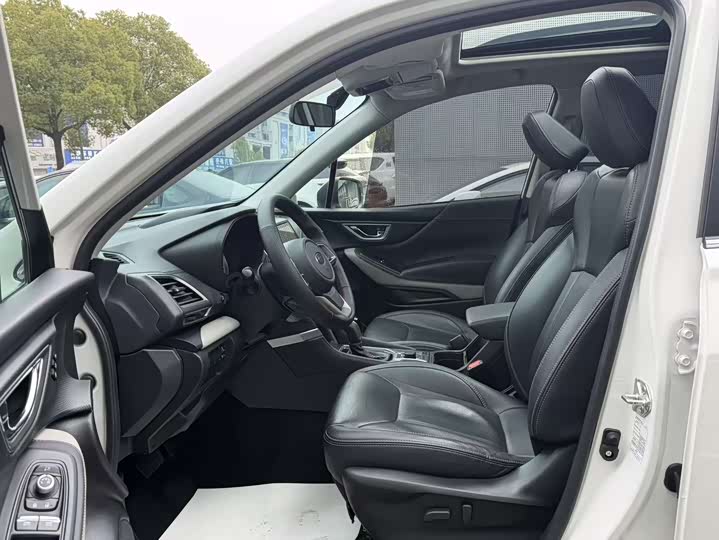 Фото 9 - Subaru Forester