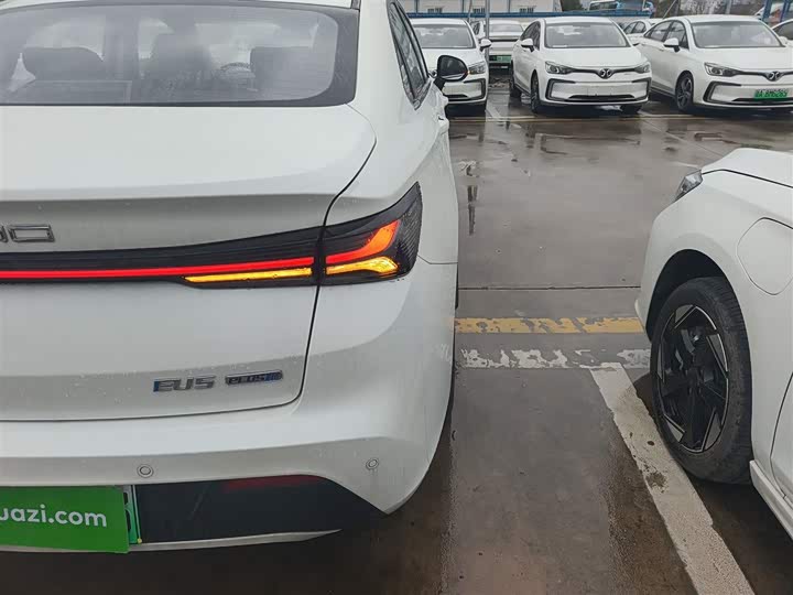 Фото 8 - Beijing EU5 Plus