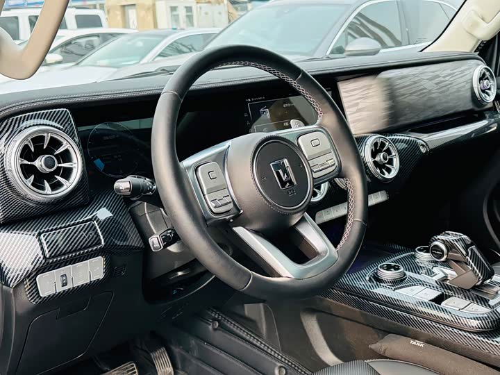 Фото 8 - Tank 300