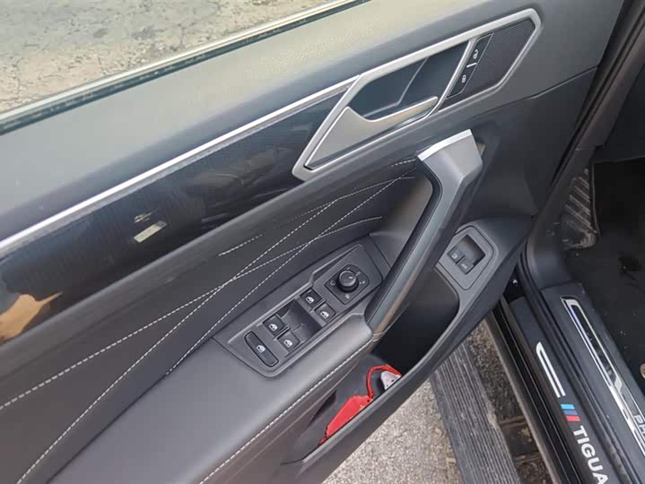 Фото 7 - Volkswagen Tiguan L Hybrid