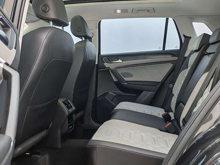 Фото 8 - Volkswagen Tayron