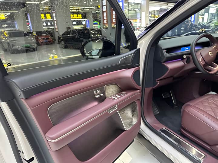 Фото 7 - Nio ES8