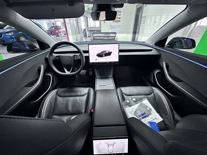 Фото 6 - Tesla Model 3