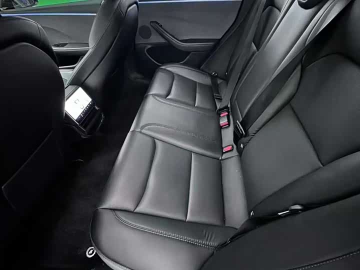 Фото 7 - Tesla Model 3