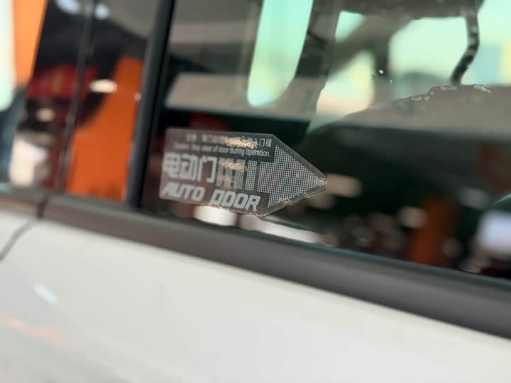 Фото 8 - Buick GL8 ES