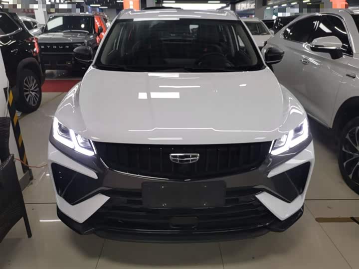 Фото 3 - Geely Coolray