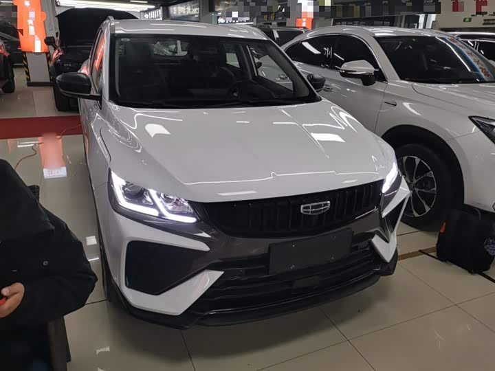 Фото 4 - Geely Coolray