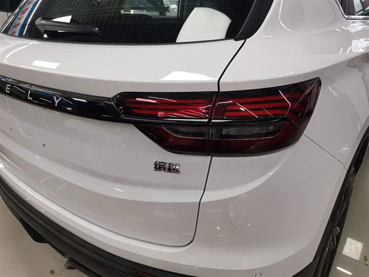 Фото 8 - Geely Coolray