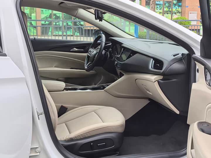 Фото 9 - Buick Regal