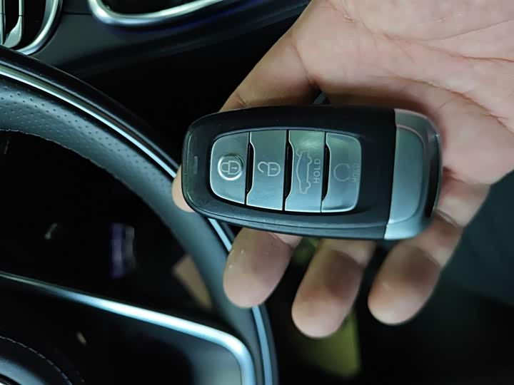 Фото 9 - Hongqi H9