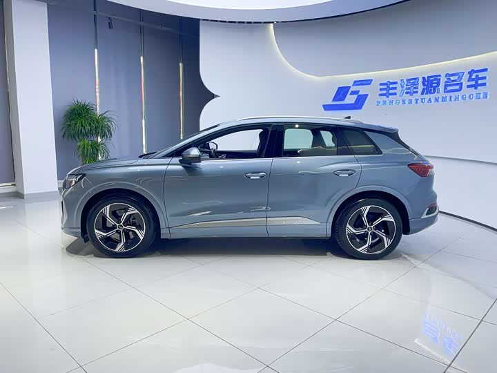 Фото 2 - Audi Q4 e-tron