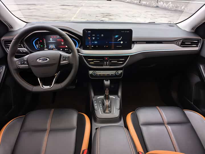 Фото 4 - Ford Focus