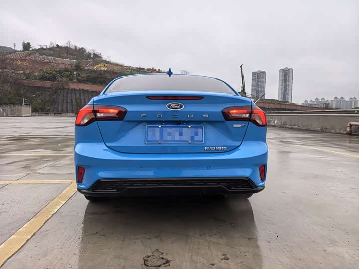 Фото 9 - Ford Focus