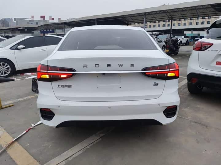 Фото 6 - Roewe i5