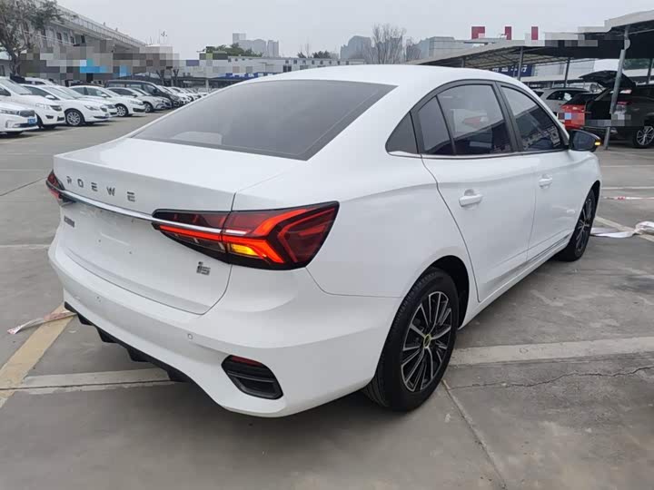 Фото 7 - Roewe i5