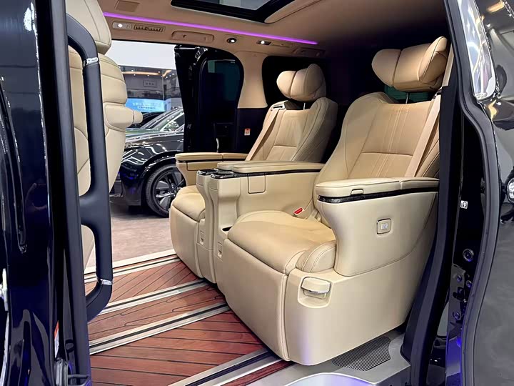 Фото 9 - Toyota Alphard