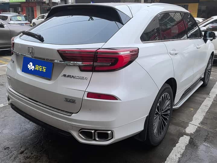 Фото 3 - Honda Avancier