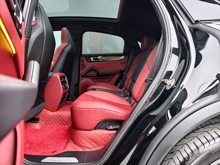 Фото 8 - Porsche Cayenne