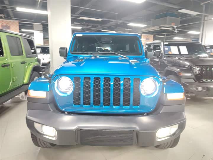 Фото 3 - Jeep Wrangler