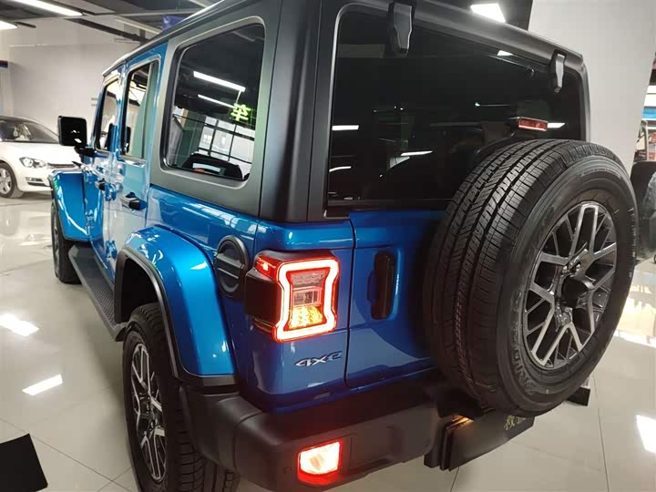 Фото 5 - Jeep Wrangler