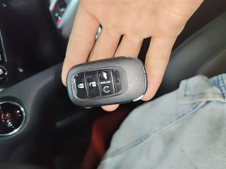 Фото 9 - Honda UR-V