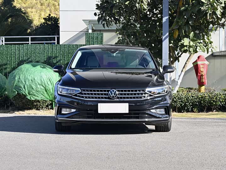 Фото 2 - Volkswagen Magotan