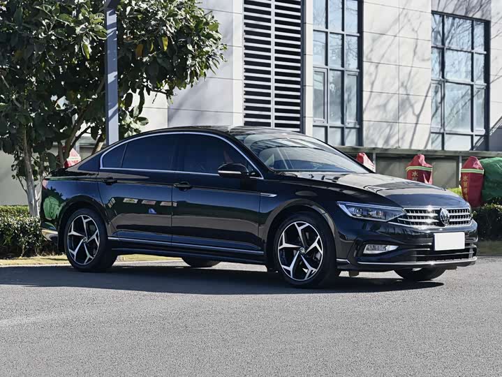 Фото 3 - Volkswagen Magotan