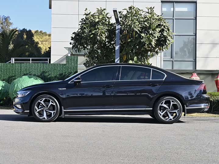 Фото 5 - Volkswagen Magotan