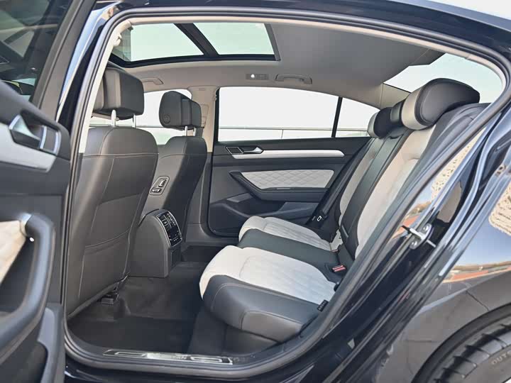 Фото 7 - Volkswagen Magotan