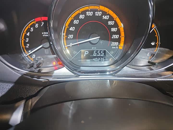 Фото 5 - Toyota Yaris L Hatchback