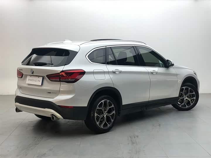 Фото 4 - BMW X1